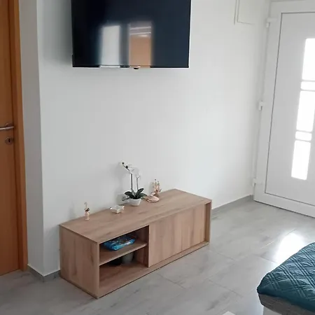Sanja Apartment *